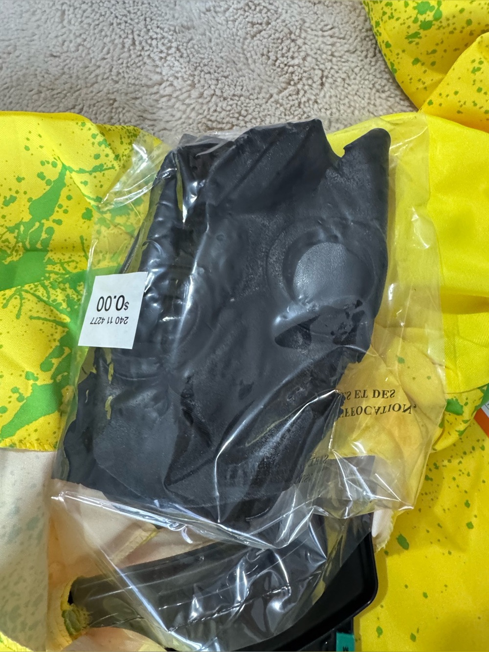 NWT adult hazmat suit Halloween costume. Size M - Picture 5 of 5